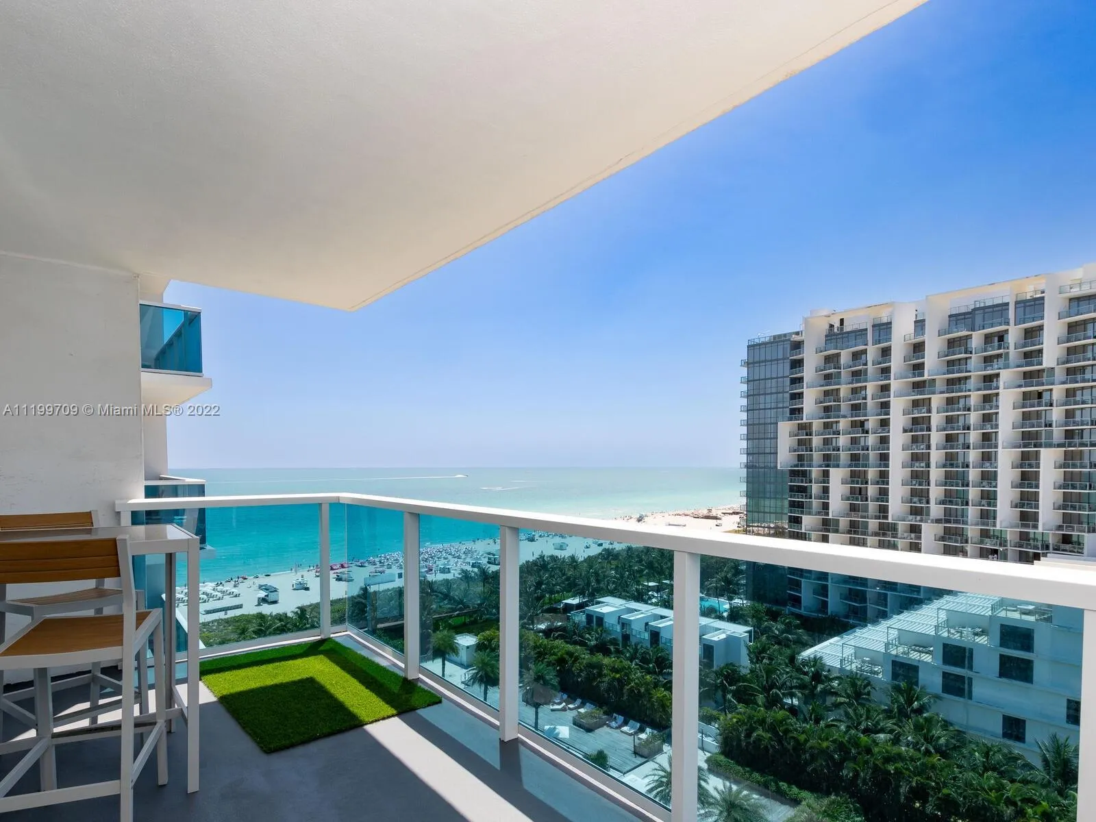 1 bedroom 1 bath for sale at 2301 Collins Ave # 1204, Miami Beach FL 33139
