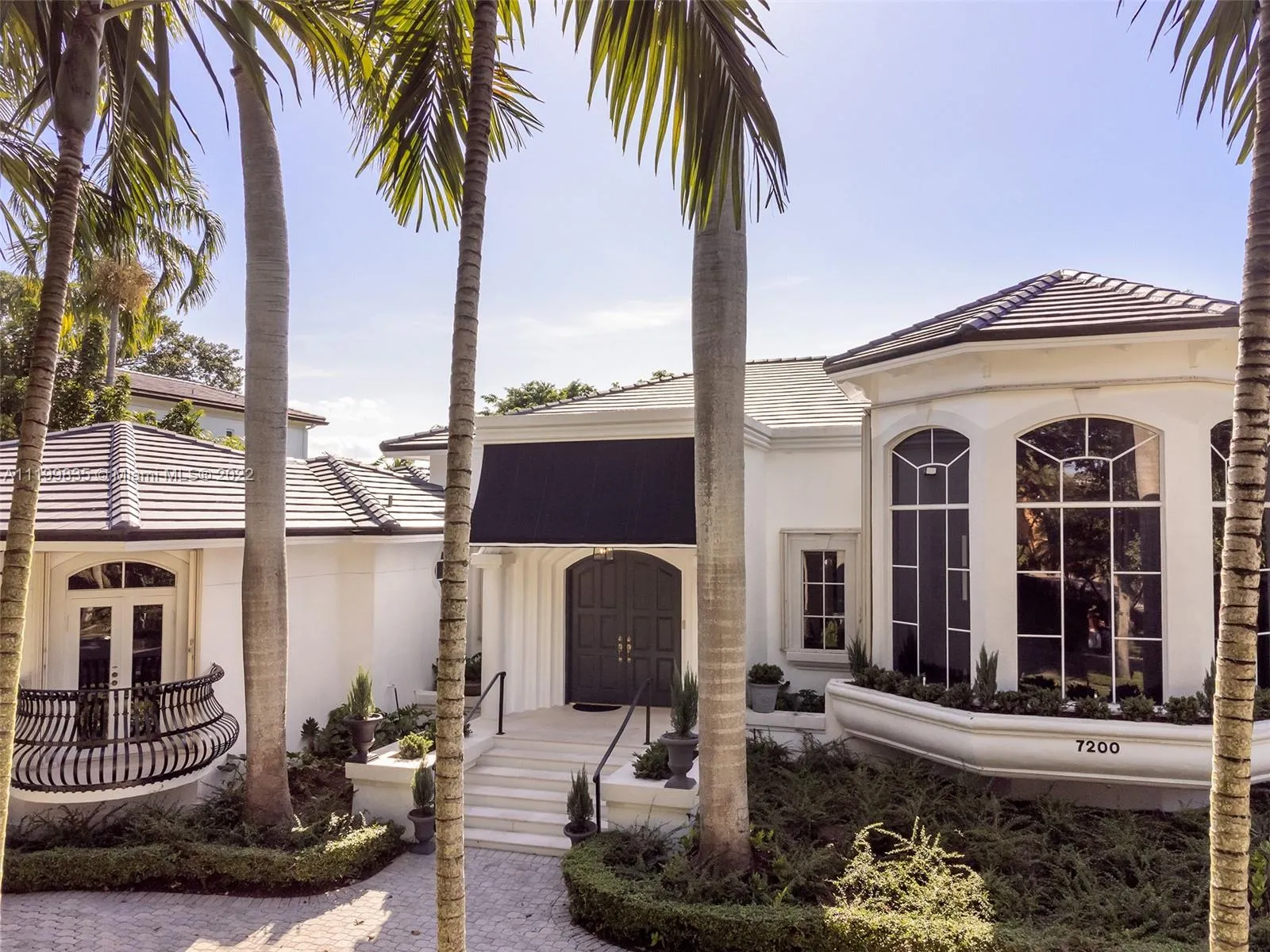 5 bedroom 6 bath for sale at 7200 Los Pinos Blvd, Coral Gables FL 33143