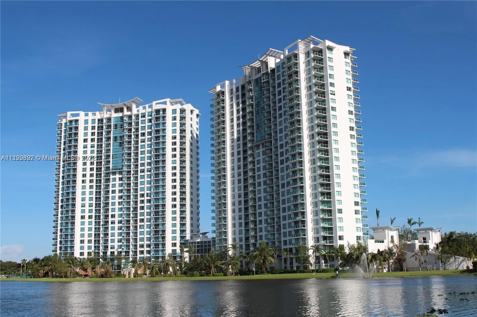 1 bedroom 2 bath for rent at 2641 N Flamingo Rd # 2007N, Sunrise FL 33323