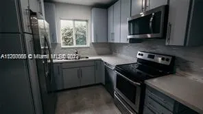 7521 Bounty Ave, North Bay Village FL 33141