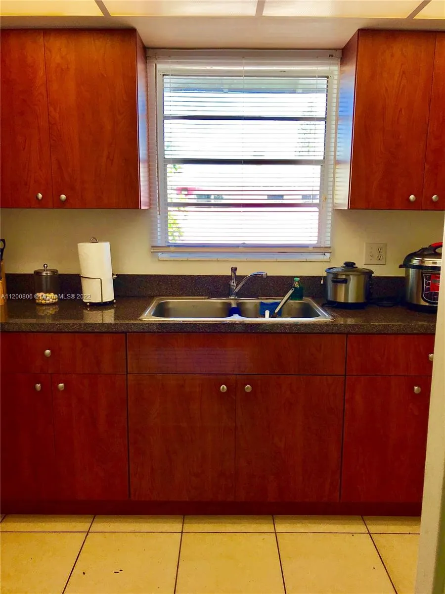 7530 SW 82nd St # G202, Miami FL 33143