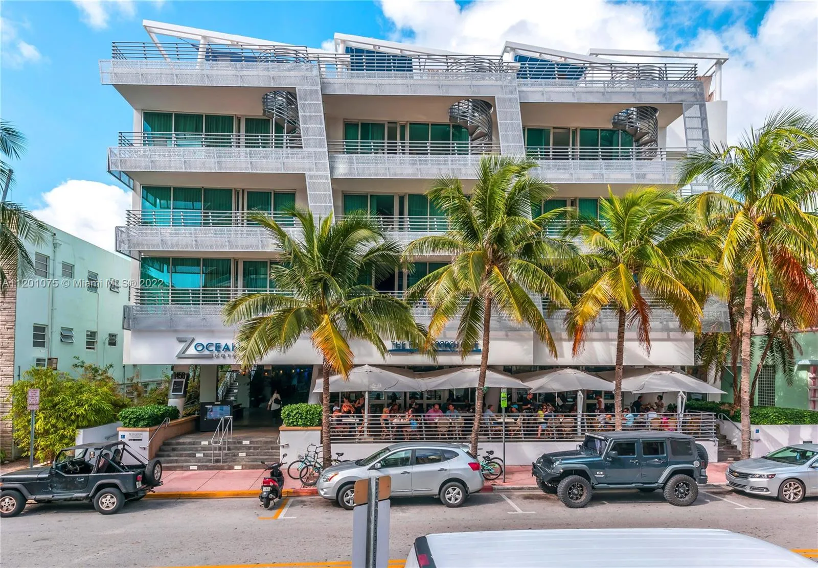 1 bath for sale at 1437 Collins Ave, Miami Beach FL 33139