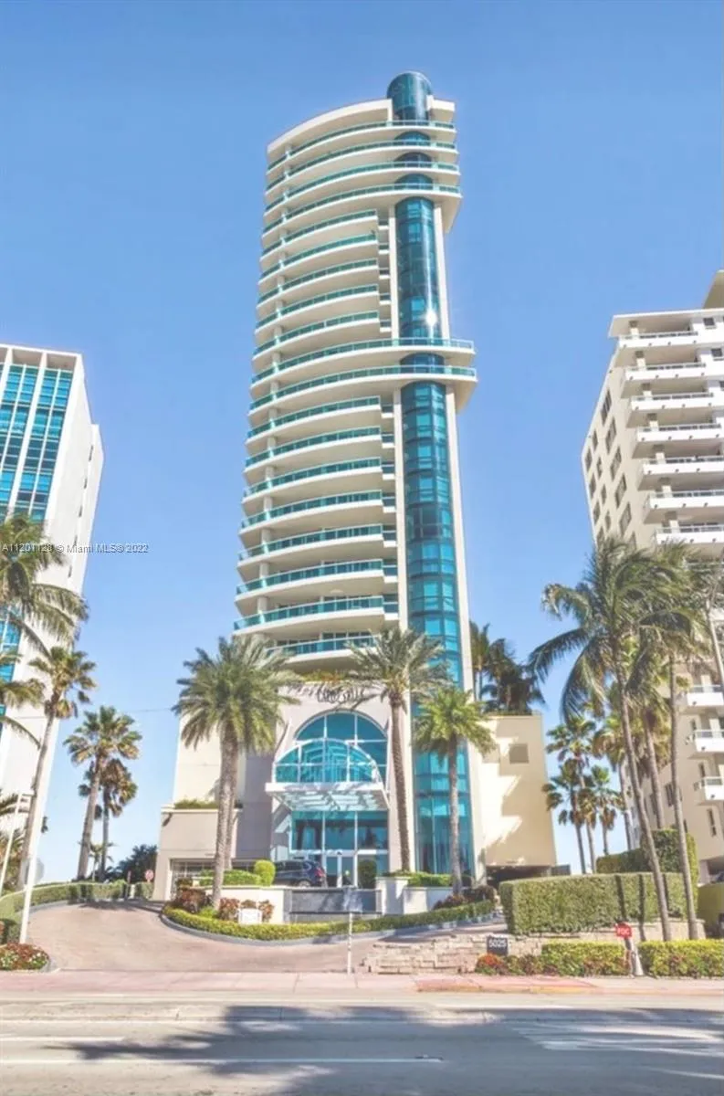 4 bedroom 5 bath for sale at 5025 Collins Ave # 1, Miami Beach FL 33140