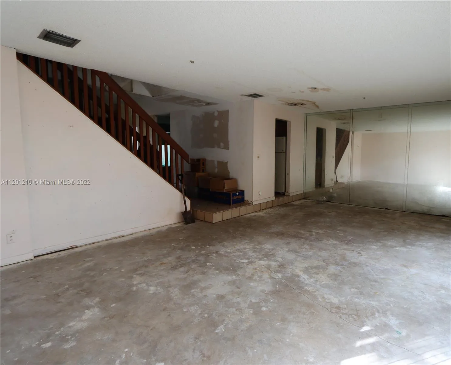 4 bedroom 2 bath for sale at 8223 NW 8th St # 11, Plantation FL 33324