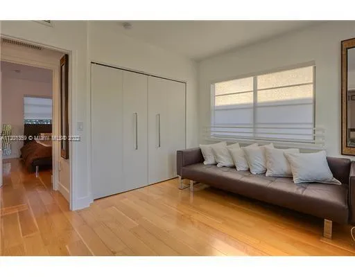 930 10th St # 8, Miami Beach FL 33139