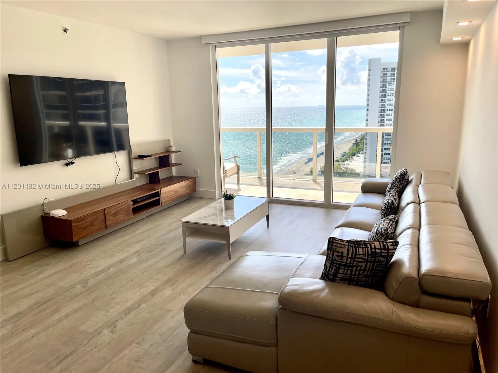 3 bedroom 3 bath for rent at 1830 S Ocean Dr # 1603, Hallandale Beach FL 33009
