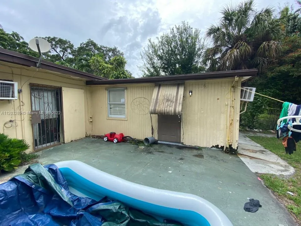 930 SW 29th St, Fort Lauderdale FL 33315