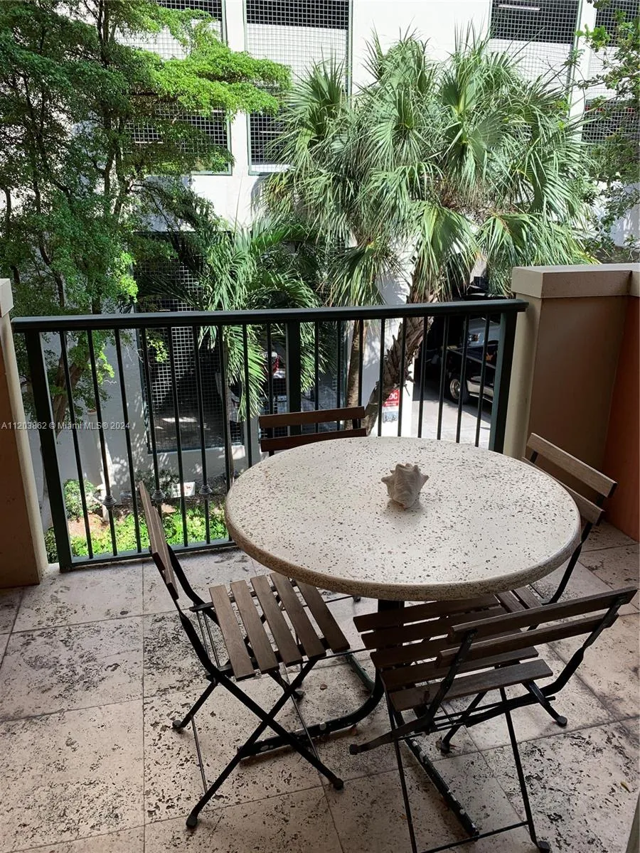 1 bedroom 1 bath for sale at 2951 S Bayshore Dr # 417, Miami FL 33133
