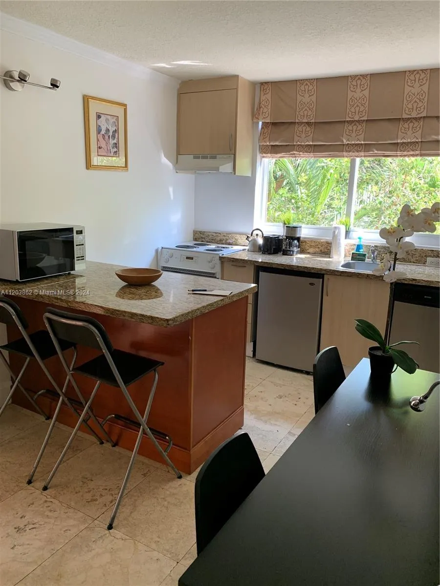 2951 S Bayshore Dr # 417, Miami FL 33133