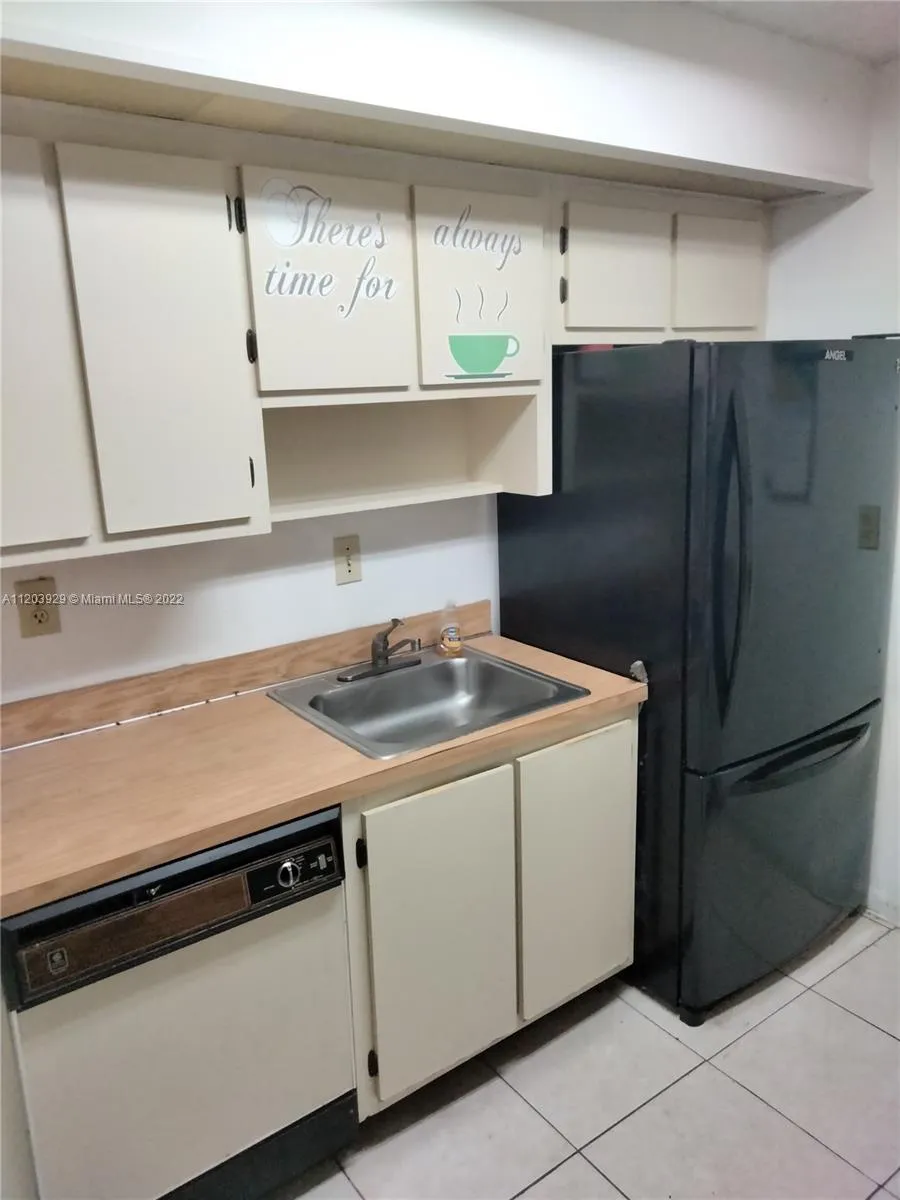 2 bedroom 2 bath for rent at 777 SW 9th Ave # 205, Miami FL 33130