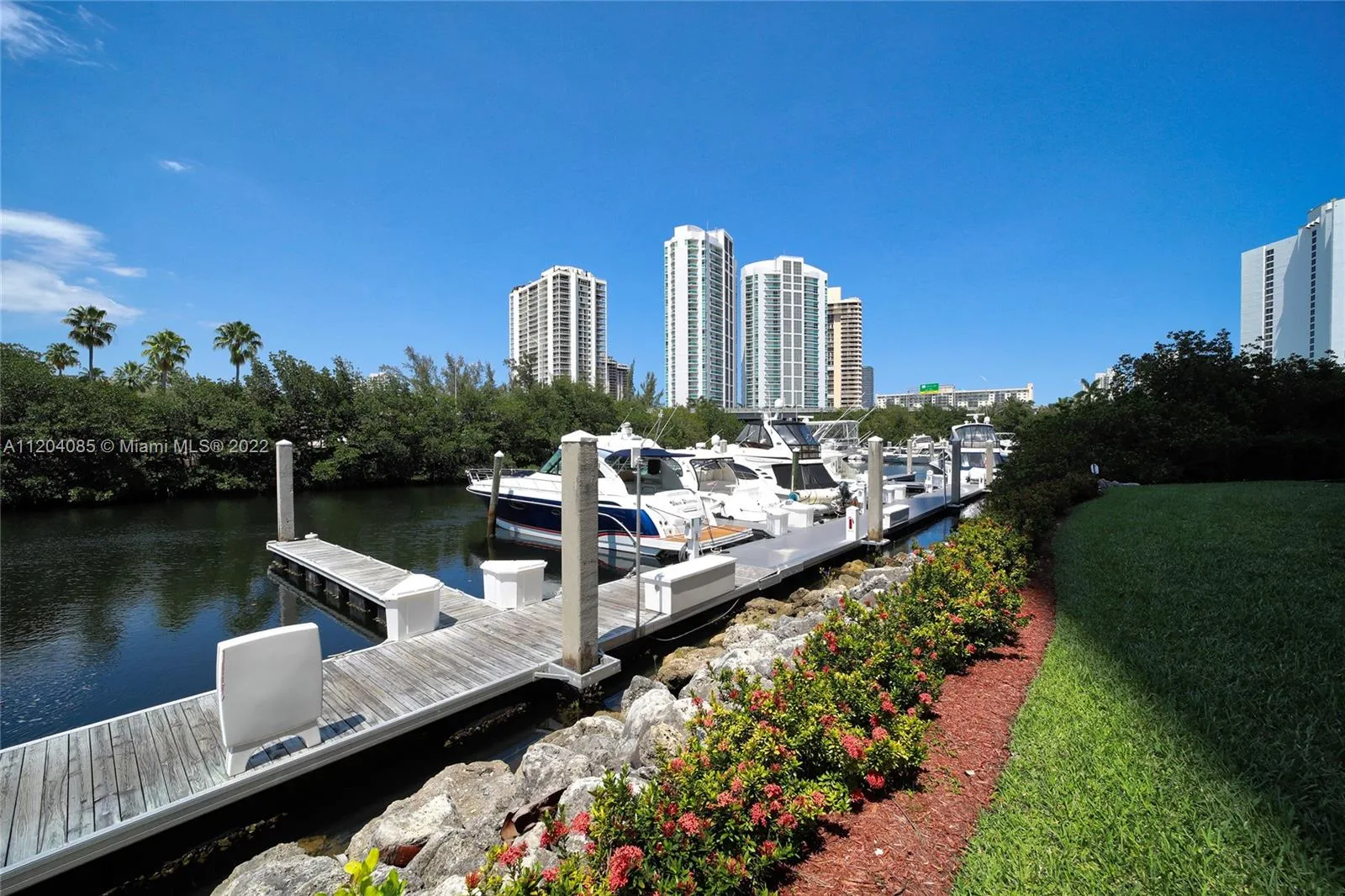 3500 Mystic Pointe Dr # 104, Aventura FL 33180