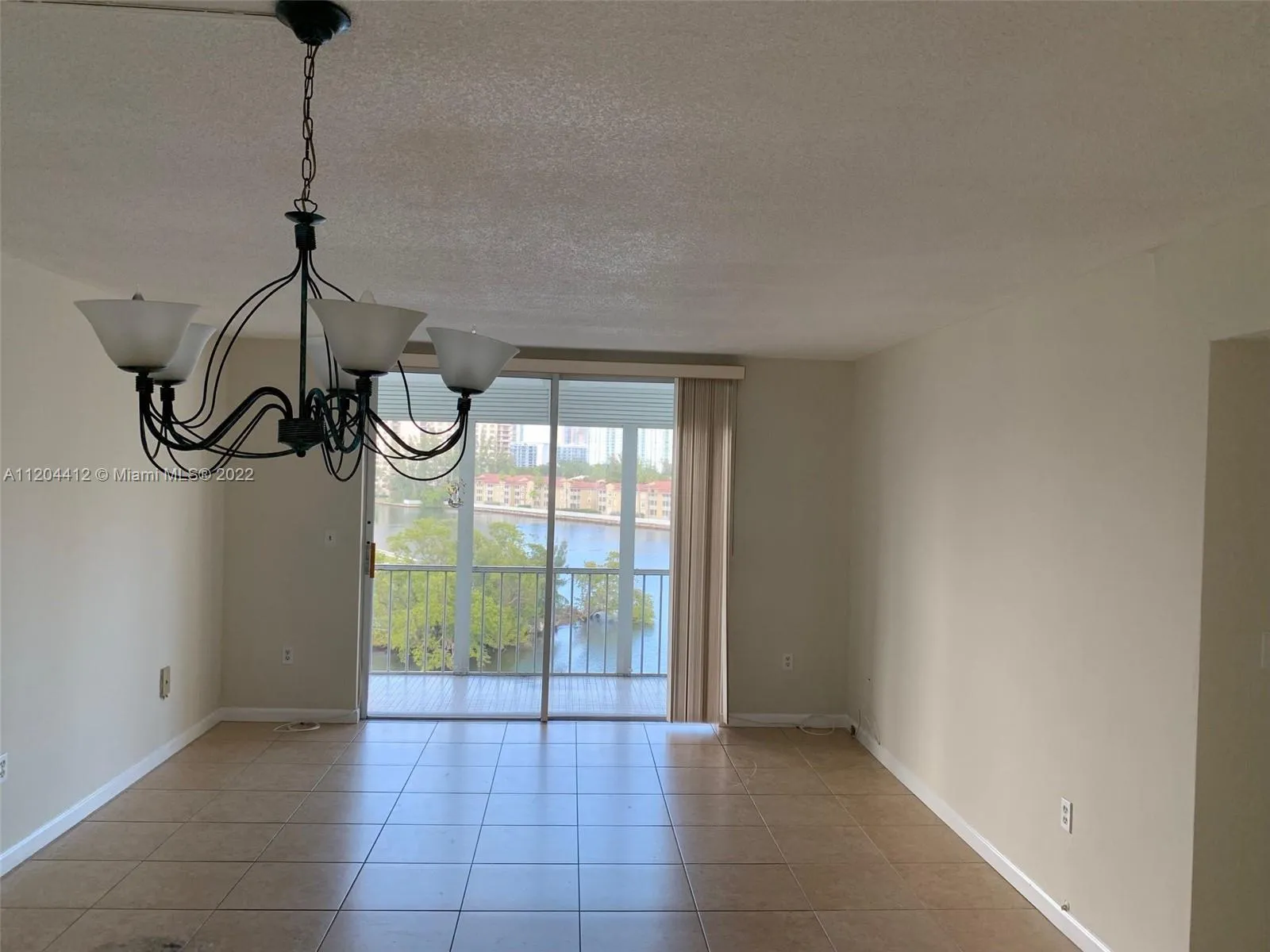 3030 Marcos Dr # T604, Aventura FL 33160