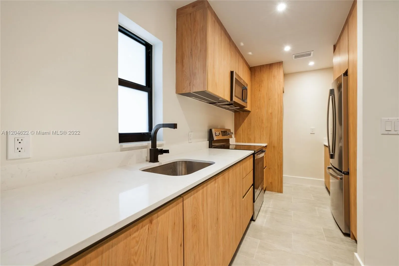 6855 Edgewater Dr, Coral Gables FL 33133