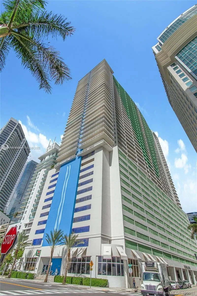 1 bath for sale at 1200 Brickell Bay Dr # 1610, Miami FL 33131