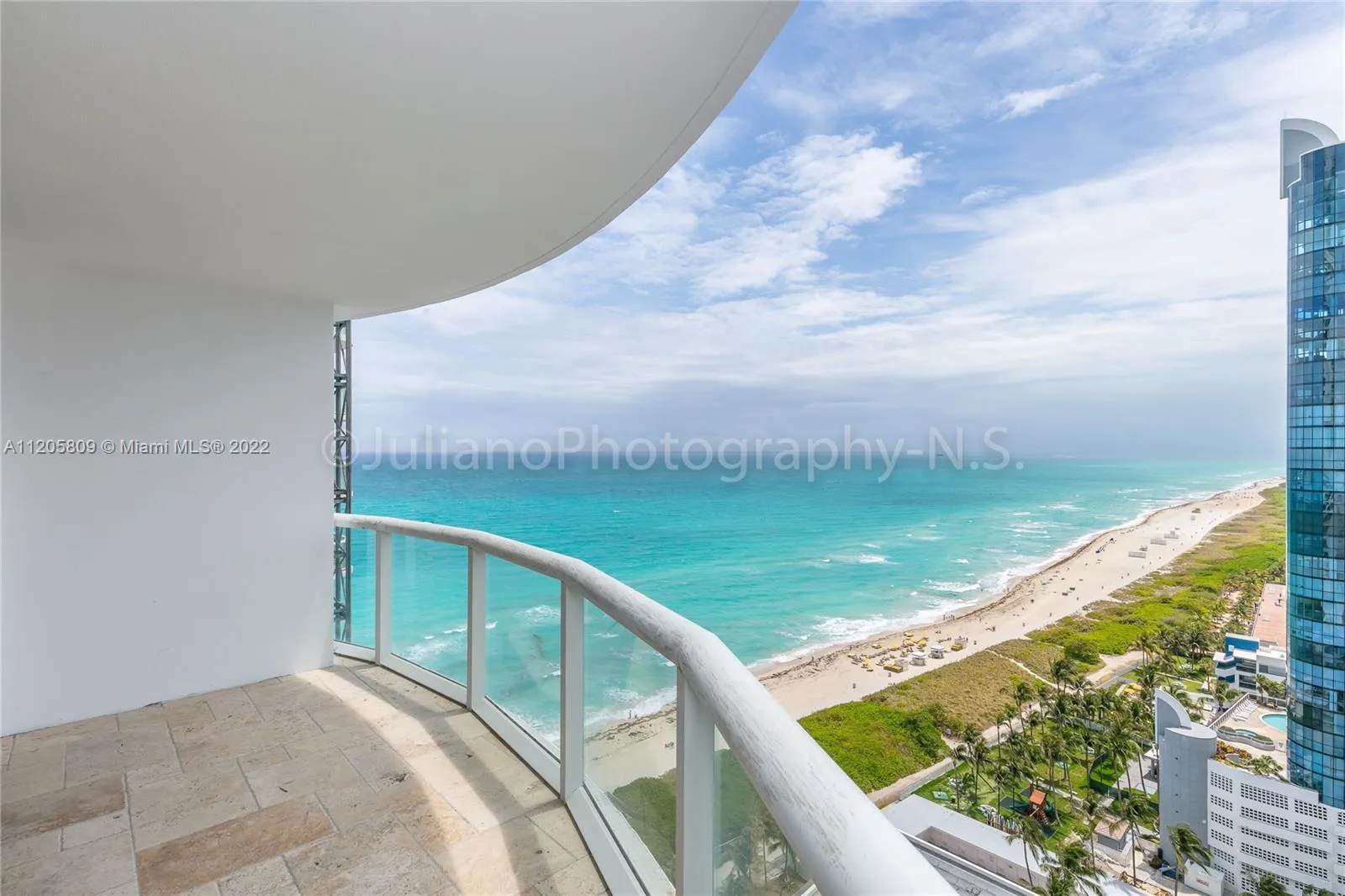 6365 Collins Ave # 2206, Miami Beach FL 33141