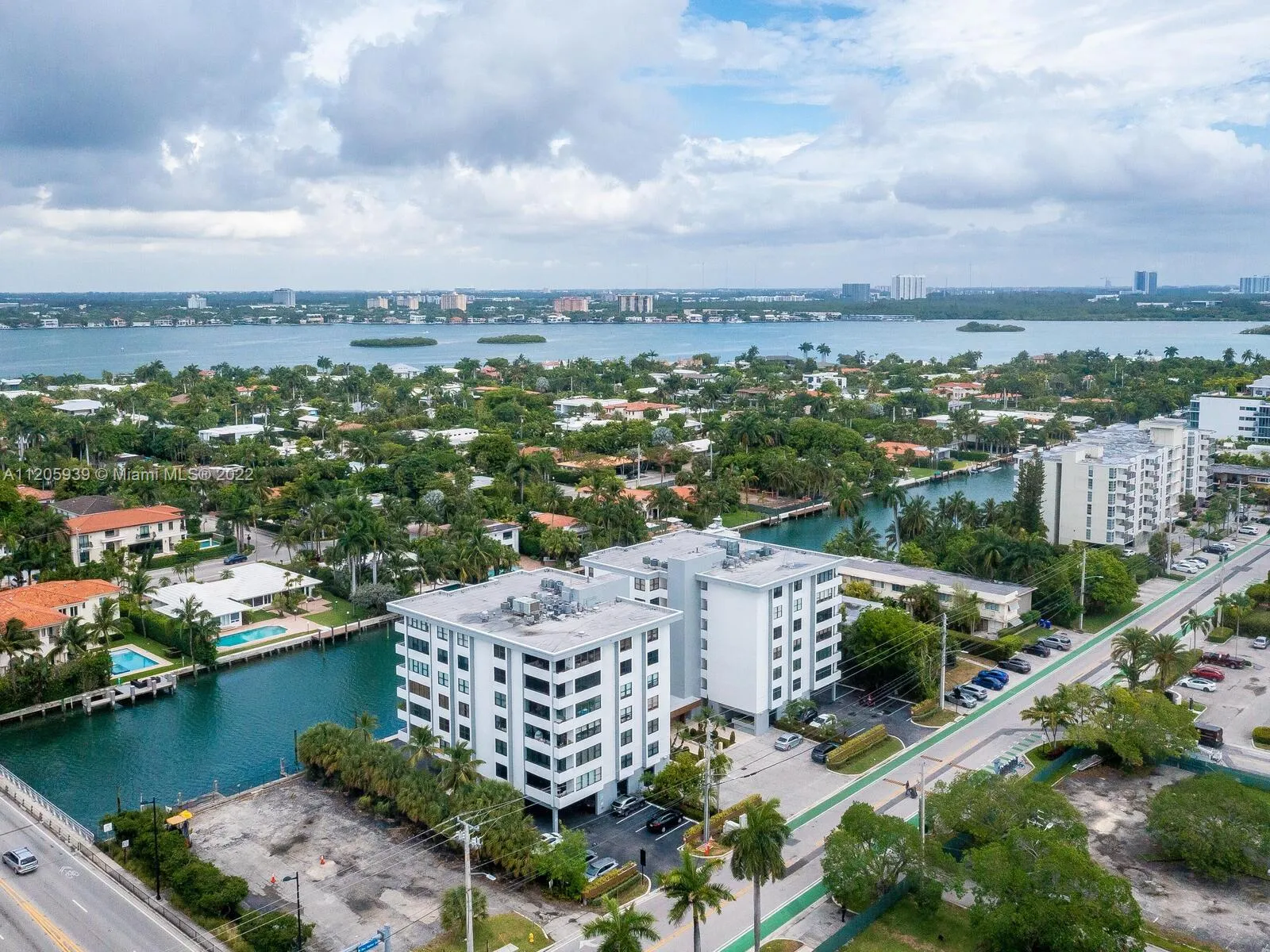 2 bedroom 2 bath for sale at 9660 W Bay Harbor Dr # 3B, Bay Harbor Islands FL 33154