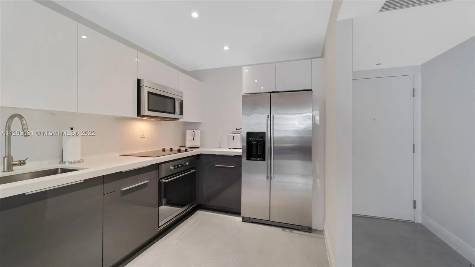2301 Collins Ave, Miami Beach FL 33139