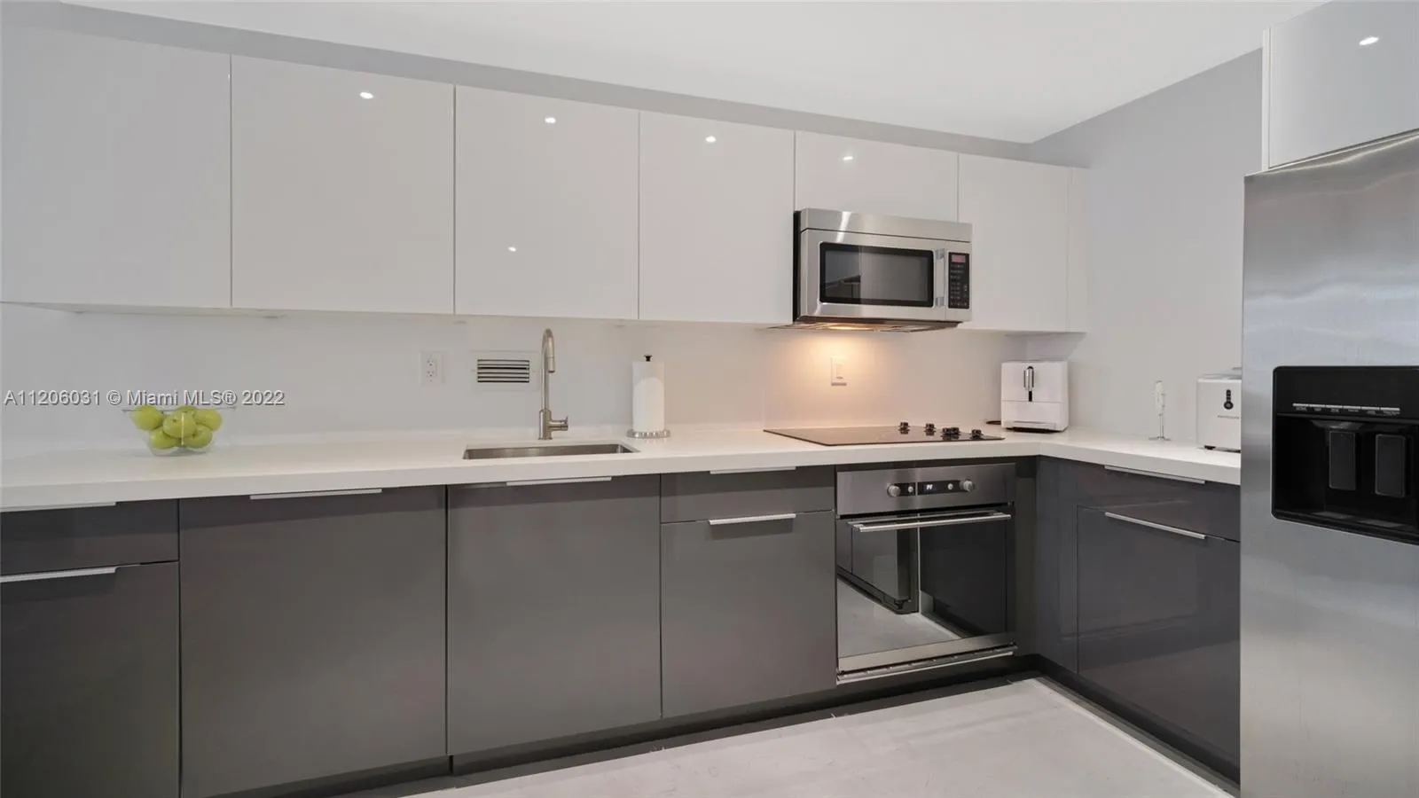 2301 Collins Ave, Miami Beach FL 33139