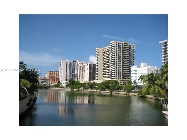 1 bedroom 1 bath for sale at 2555 Collins Ave # 2300, Miami Beach FL 33140