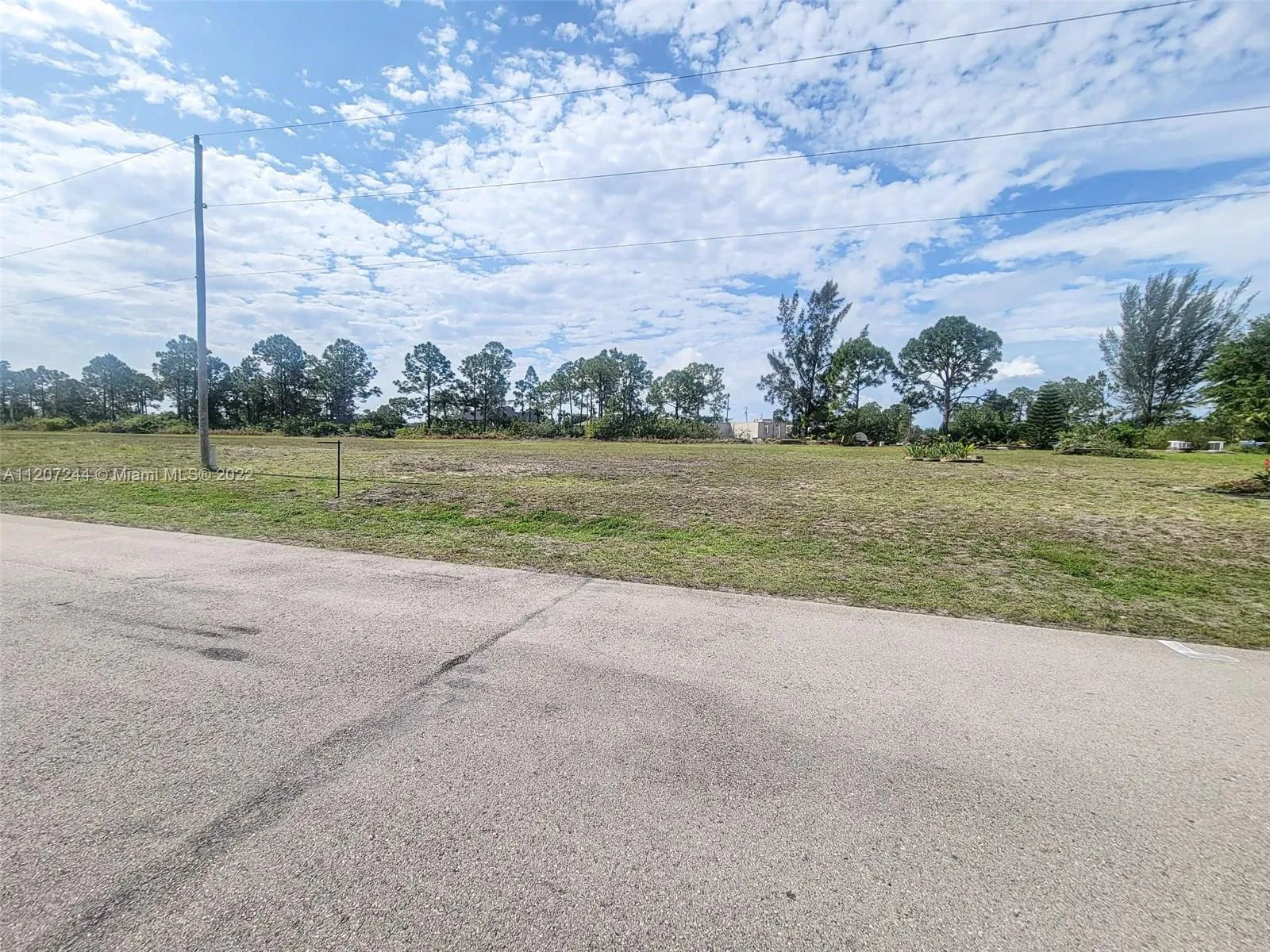 2200 NW 30th Ter, Cape Coral FL 33993