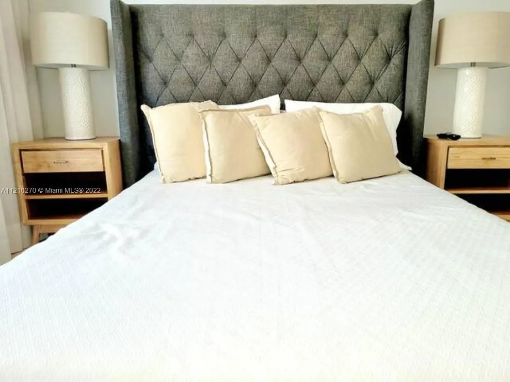 5225 Collins Ave # 1114, Miami Beach FL 33140