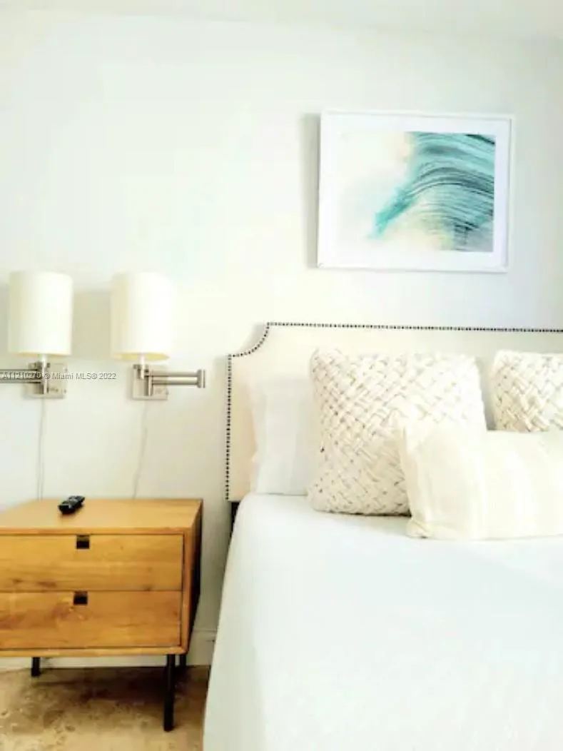 5225 Collins Ave # 1114, Miami Beach FL 33140