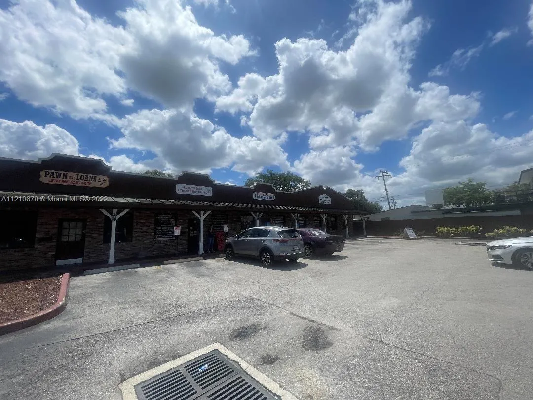 4264 SW 64th Ave, Davie FL 33314