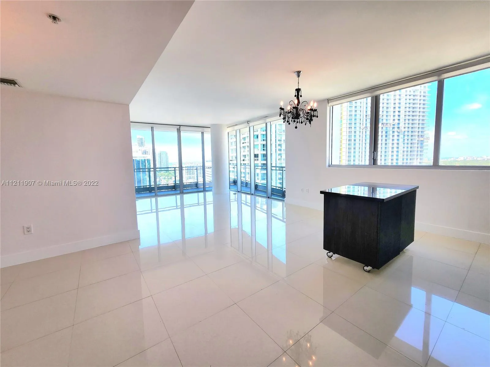 92 SW 3rd St # 2905, Miami FL 33130