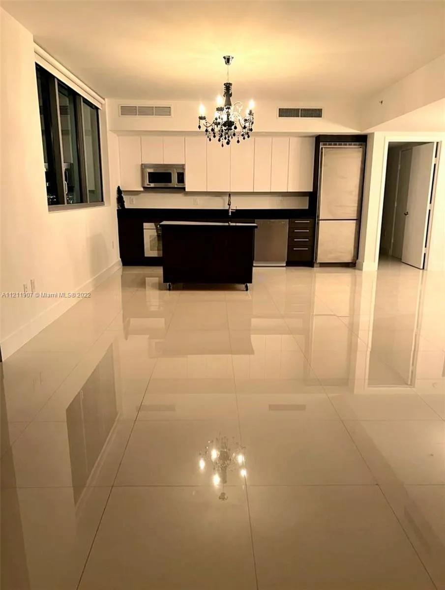 92 SW 3rd St # 2905, Miami FL 33130