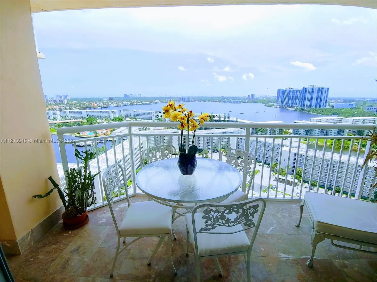 2 bedroom 2 bath for rent at 18031 Biscayne Blvd # 1904, Aventura FL 33160