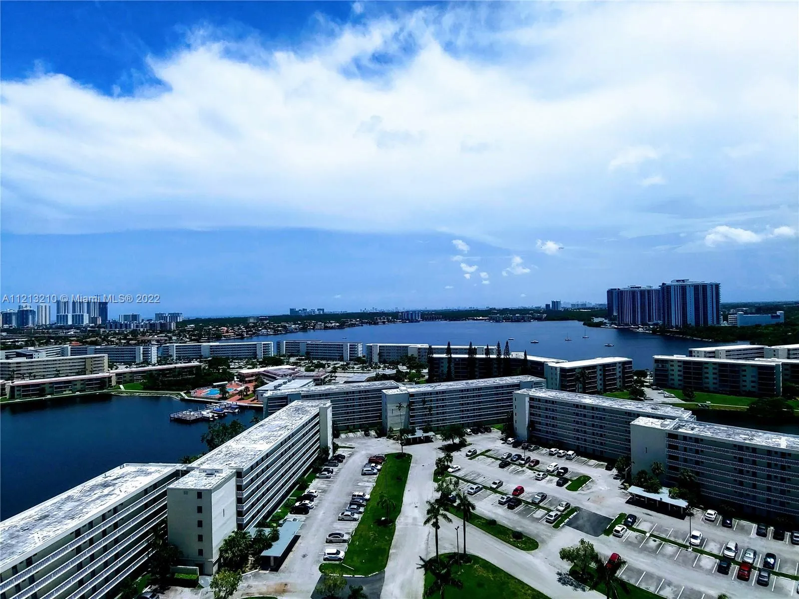18031 Biscayne Blvd # 1904, Aventura FL 33160