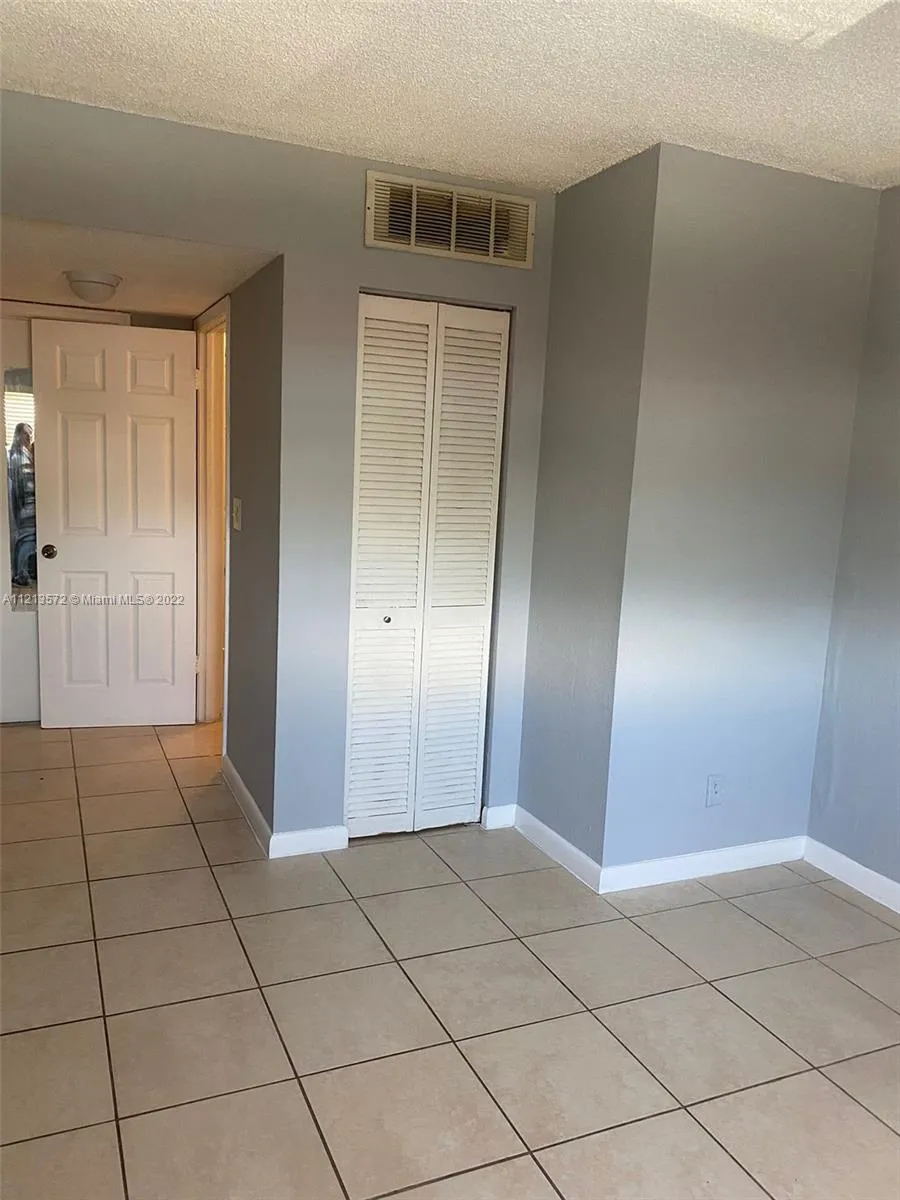 4045 NW 19th St # 4045, Lauderhill FL 33313
