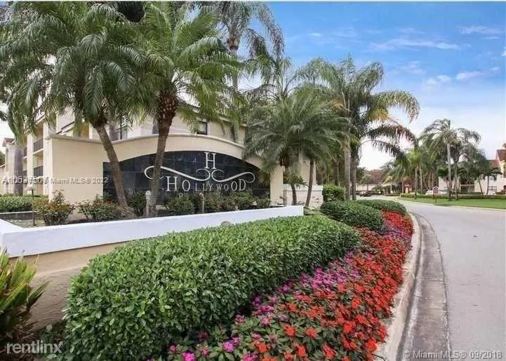 520 S Park Rd # 12, Hollywood FL 33021