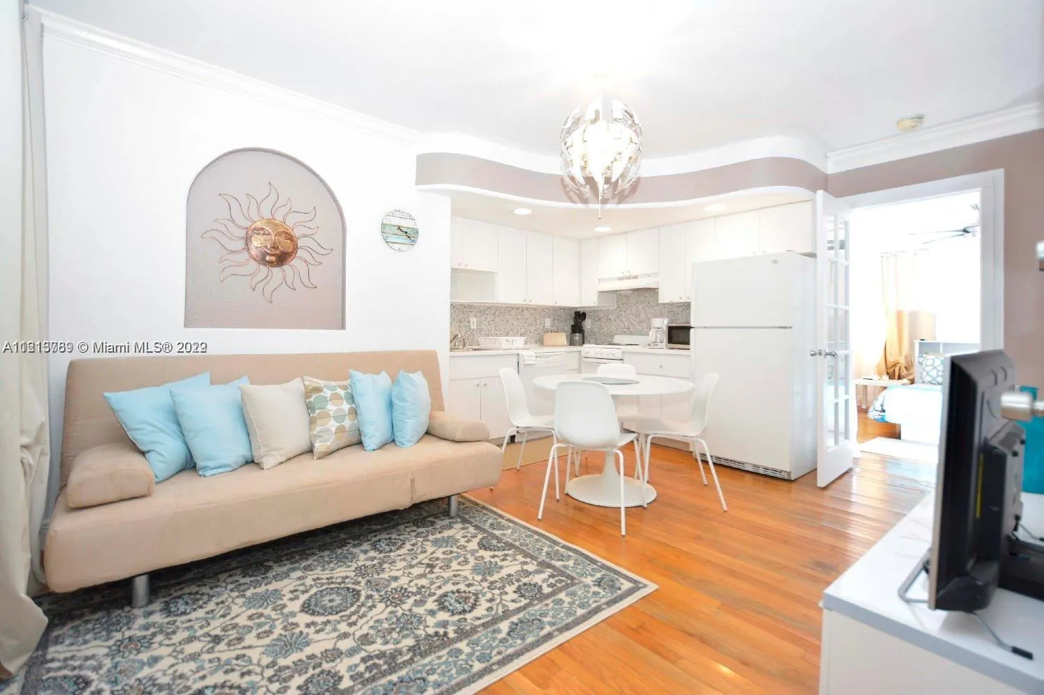 1 bedroom 1 bath for sale at 901 Euclid Ave # 3, Miami Beach FL 33139