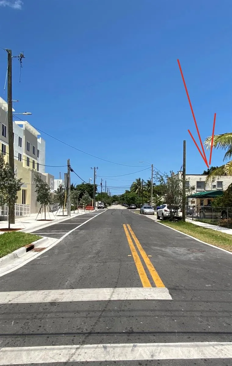 1376 NW 35th St, Miami FL 33142