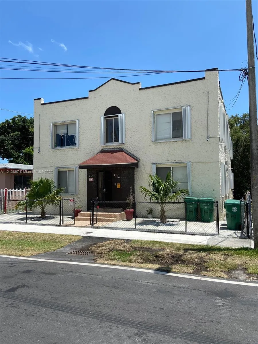 1376 NW 35th St, Miami FL 33142