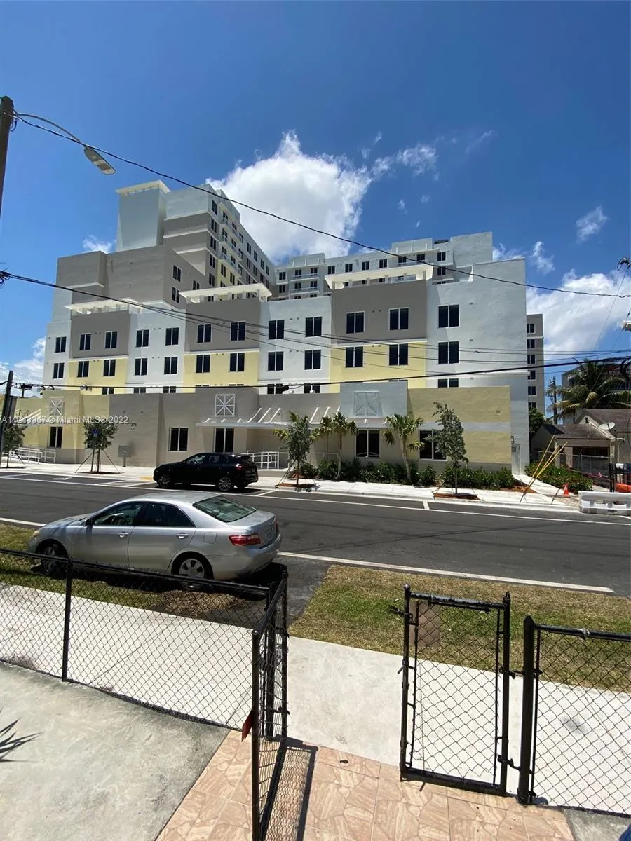 1376 NW 35th St, Miami FL 33142