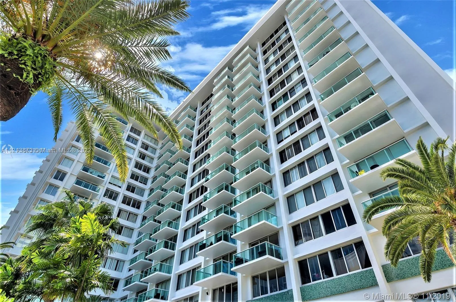 1 bedroom 1 bath for sale at 1000 West Ave # 910, Miami Beach FL 33139