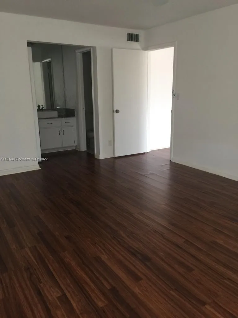 3531 Inverrary Dr # 401, Lauderhill FL 33319