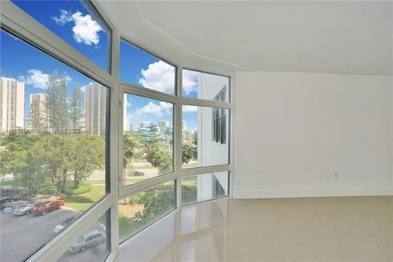 20100 W Country Club Dr # 504, Aventura FL 33180
