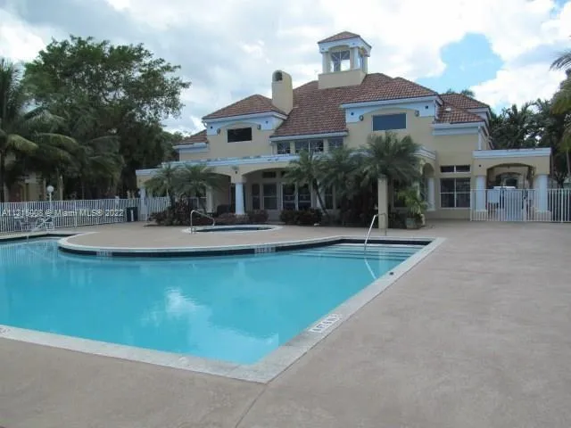 2622 NW 33rd St # 2002, Oakland Park FL 33309