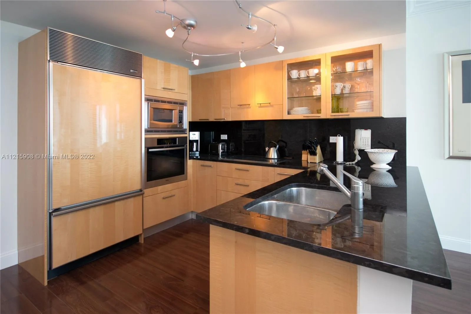 6799 Collins Ave # 1103, Miami Beach FL 33141