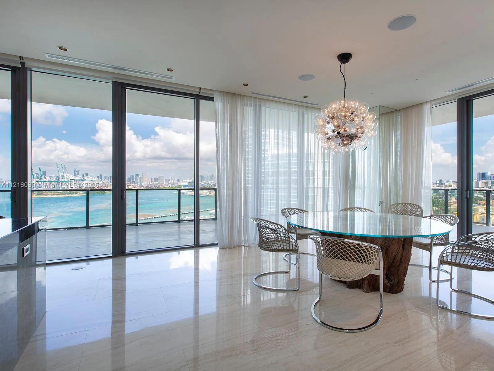 800 S Pointe Dr, Miami Beach FL 33139