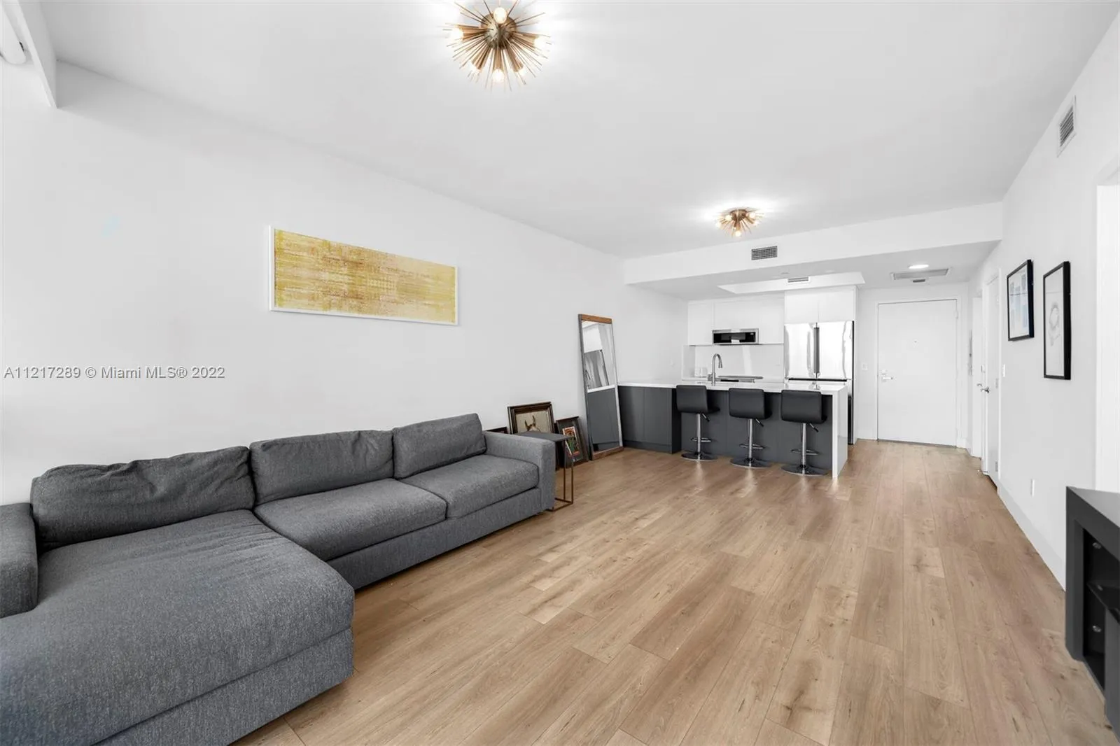 888 Biscayne Blvd # 910, Miami FL 33132