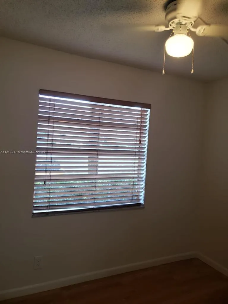 909 Twin Lakes Dr # F, Coral Springs FL 33071