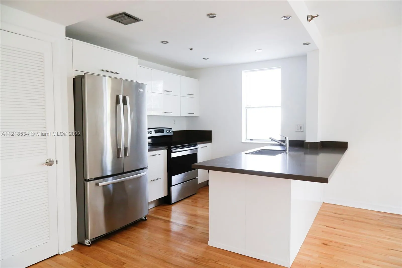802 Euclid Ave # 302, Miami Beach FL 33139