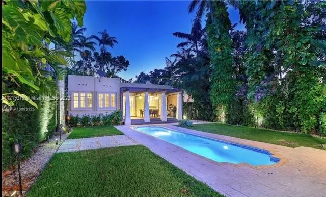 3 bedroom 3 bath for sale at 1225 Alhambra Cir, Coral Gables FL 33134