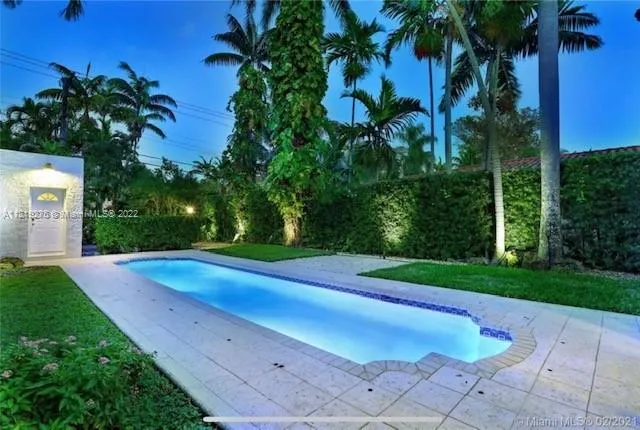 1225 Alhambra Cir, Coral Gables FL 33134