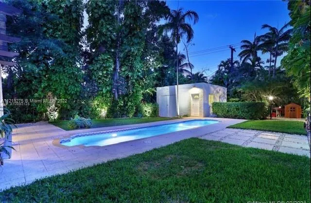 1225 Alhambra Cir, Coral Gables FL 33134