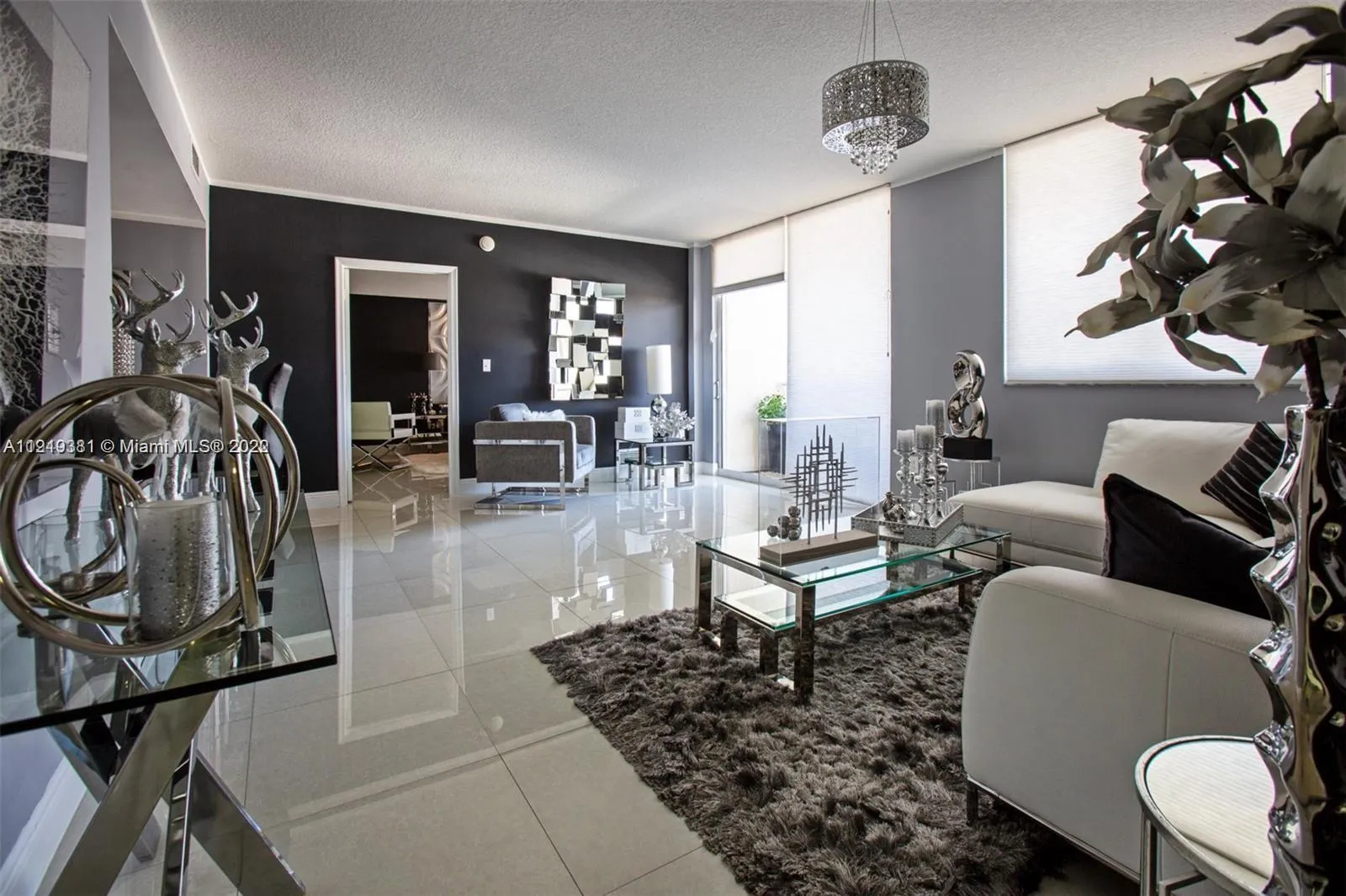 3 bedroom 2 bath for sale at 18800 NE 29th Ave # 614, Aventura FL 33180